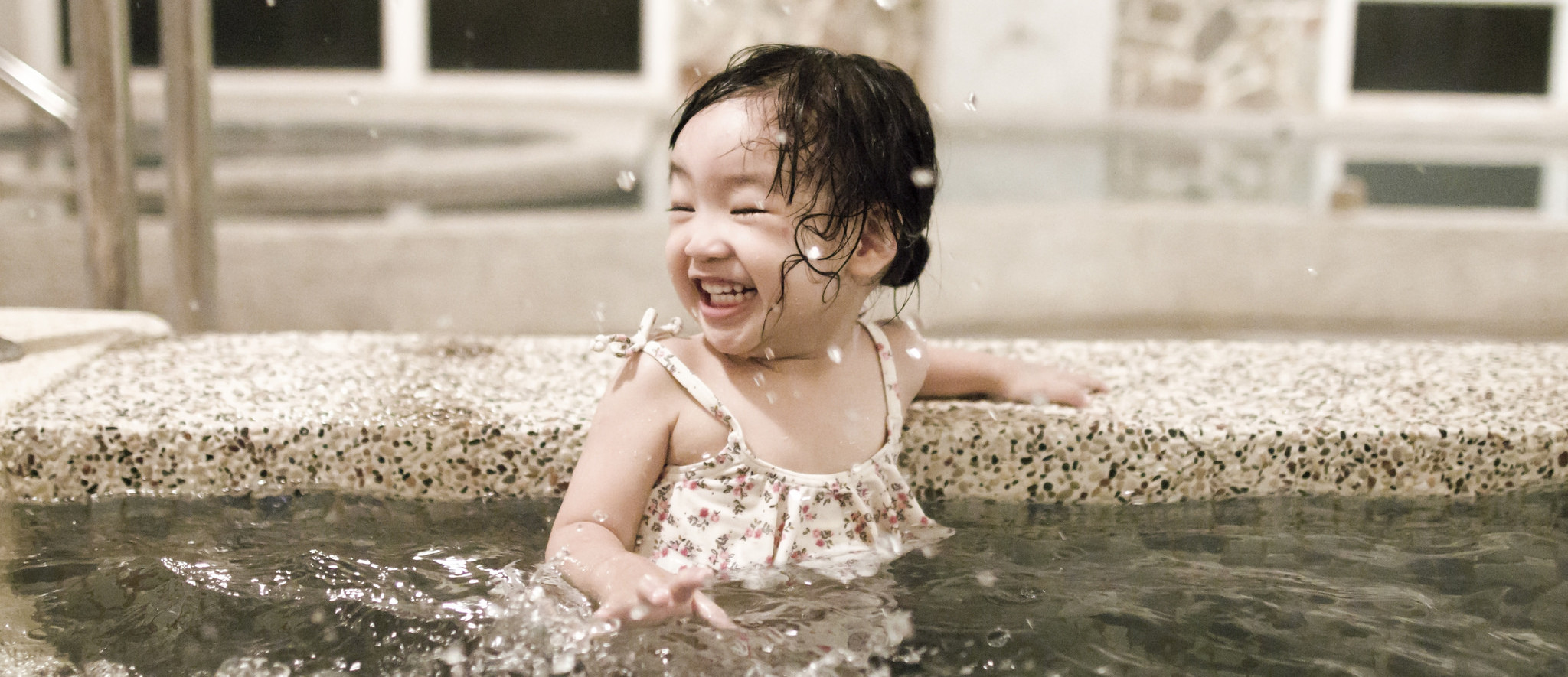 enjoy the spa by Aikawa Ke on flickr --https://flic.kr/p/khymkT